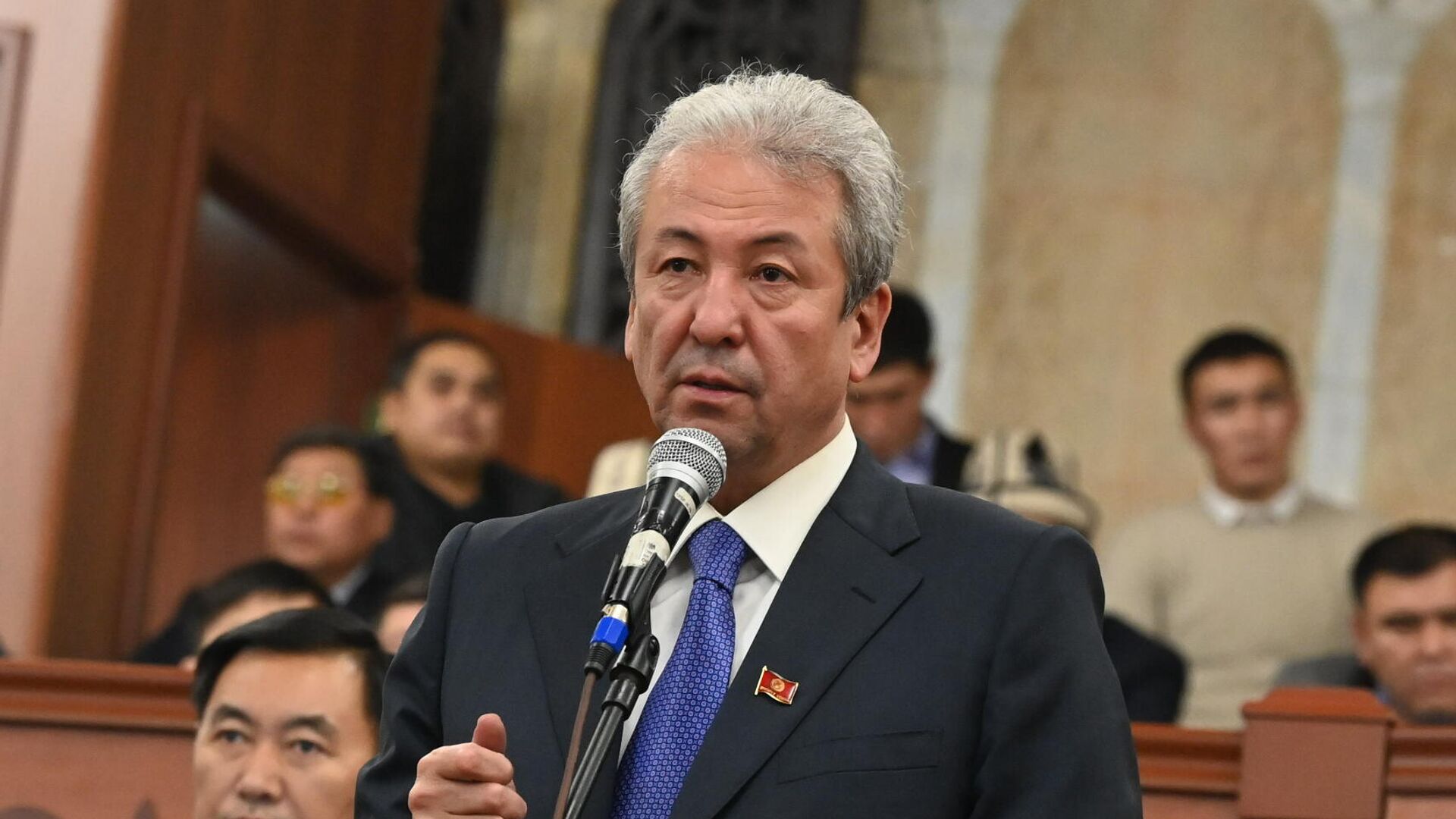 Qırğızıstan müxalifətinin lideri həbs edildi