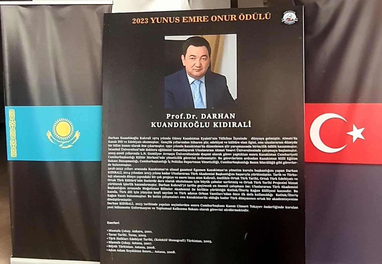 Darhan Kıdıralıya Yunus Əmrə Mükafatı verildi
