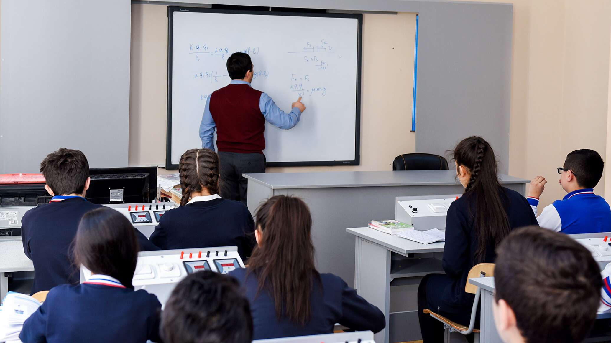 Elə ucqar yerlər var ki, oraya müəllim çatdırmaq olmur