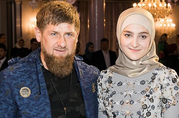 Putin Kadırovun qızını təltif etdi 