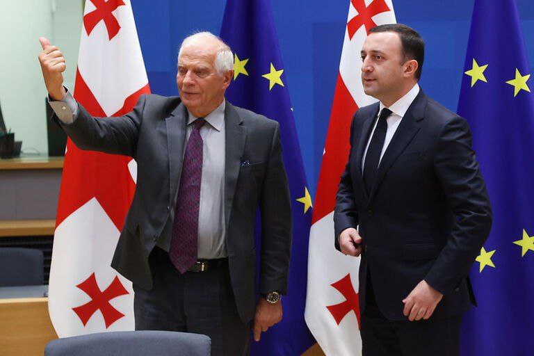 Borrel Gürcüstana səfər edəcək 
