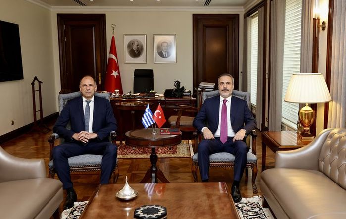 Yunanıstan XİN başçısı Ankaradadır - Fidanla görüşdü
