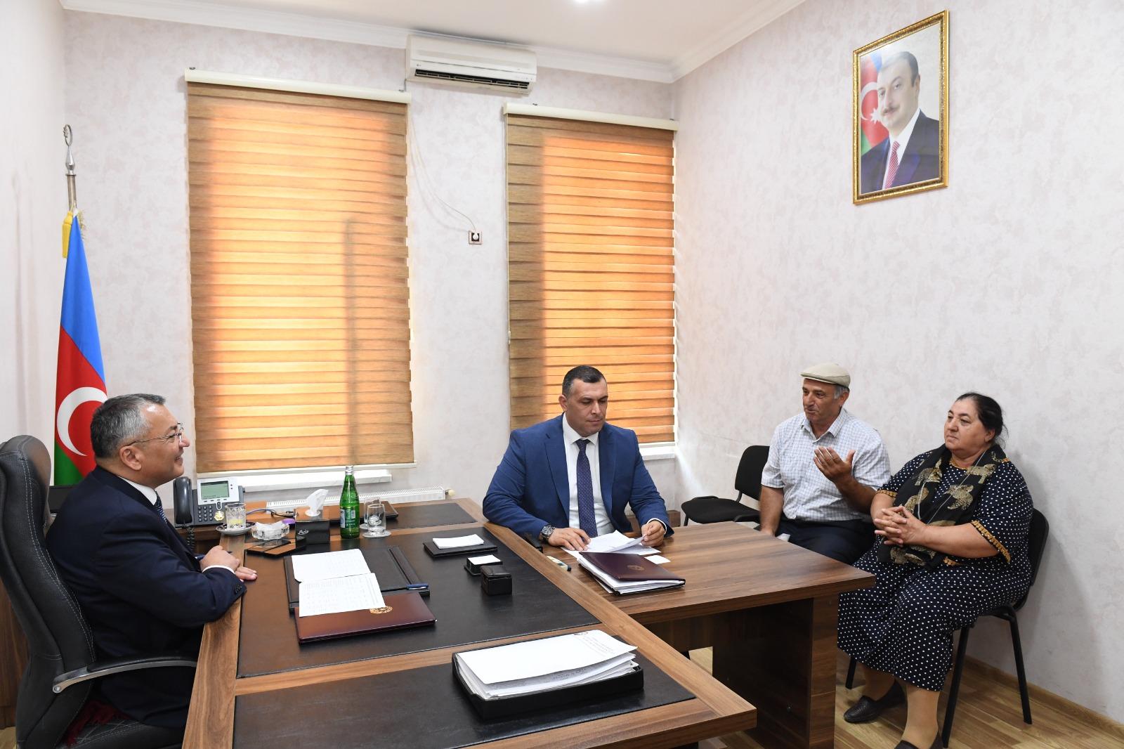 Rövşən Rzayev vətəndaşların növbəti qəbulunu keçirib