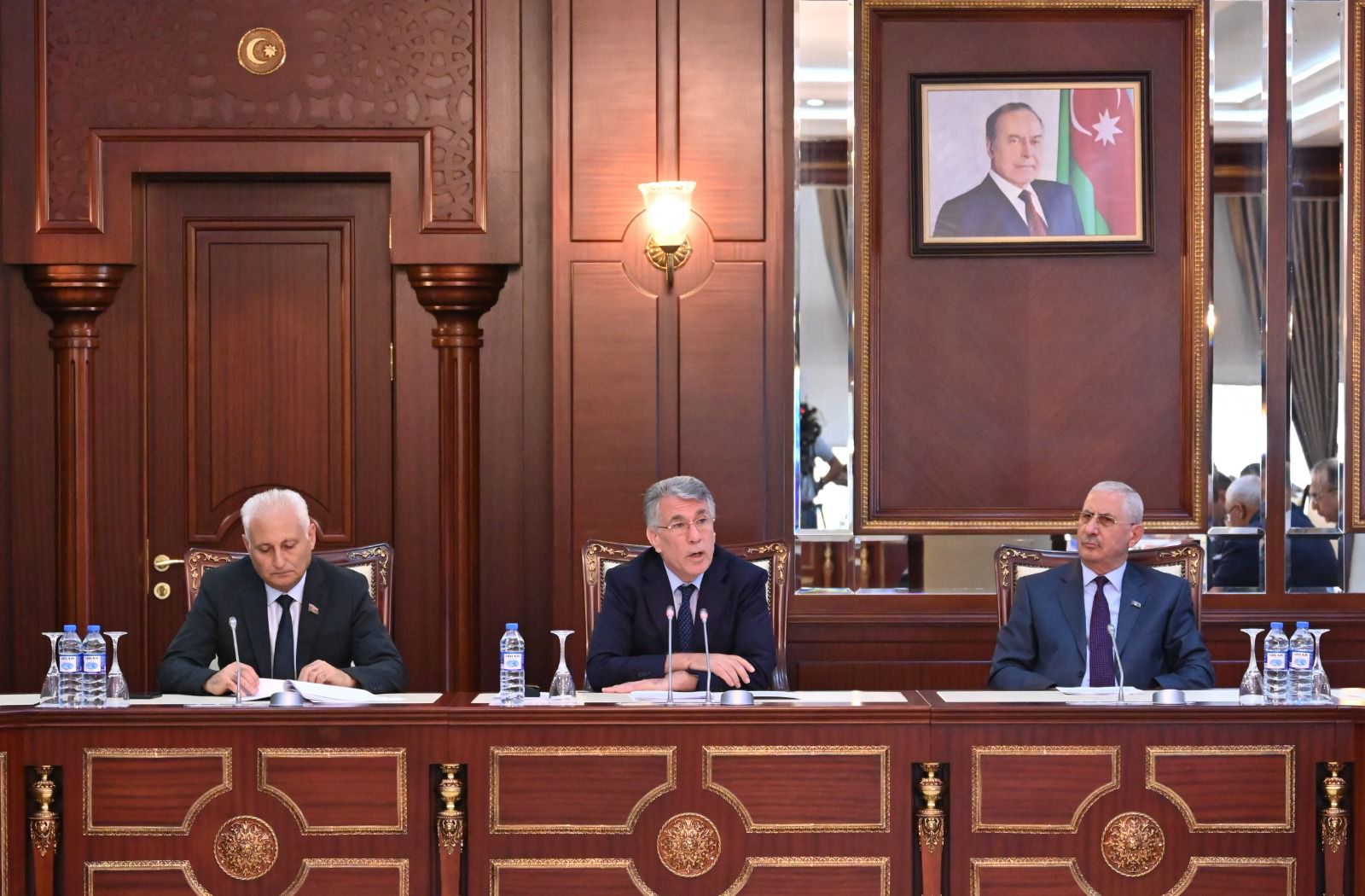 Milli Məclisdə Laçın yolundakı vəziyyət müzakirə edildi