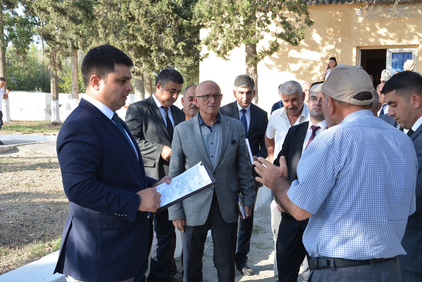 İcra başçısı vətəndaşların problemləri ilə bağlı tapşırıqlar verdi - FOTOLAR