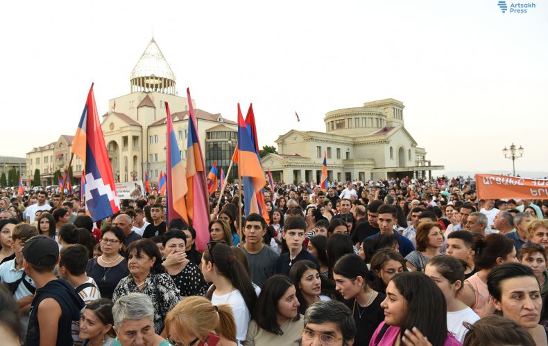 Separatçılar bu gün yeni başçı seçə biləcək? - Xankəndidə qan tökülə bilər