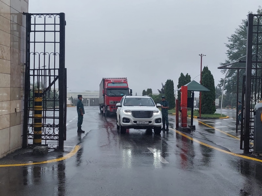 Rusiya Ağdam yolu ilə Xankəndiyə yük GÖNDƏRİR - FOTOLAR