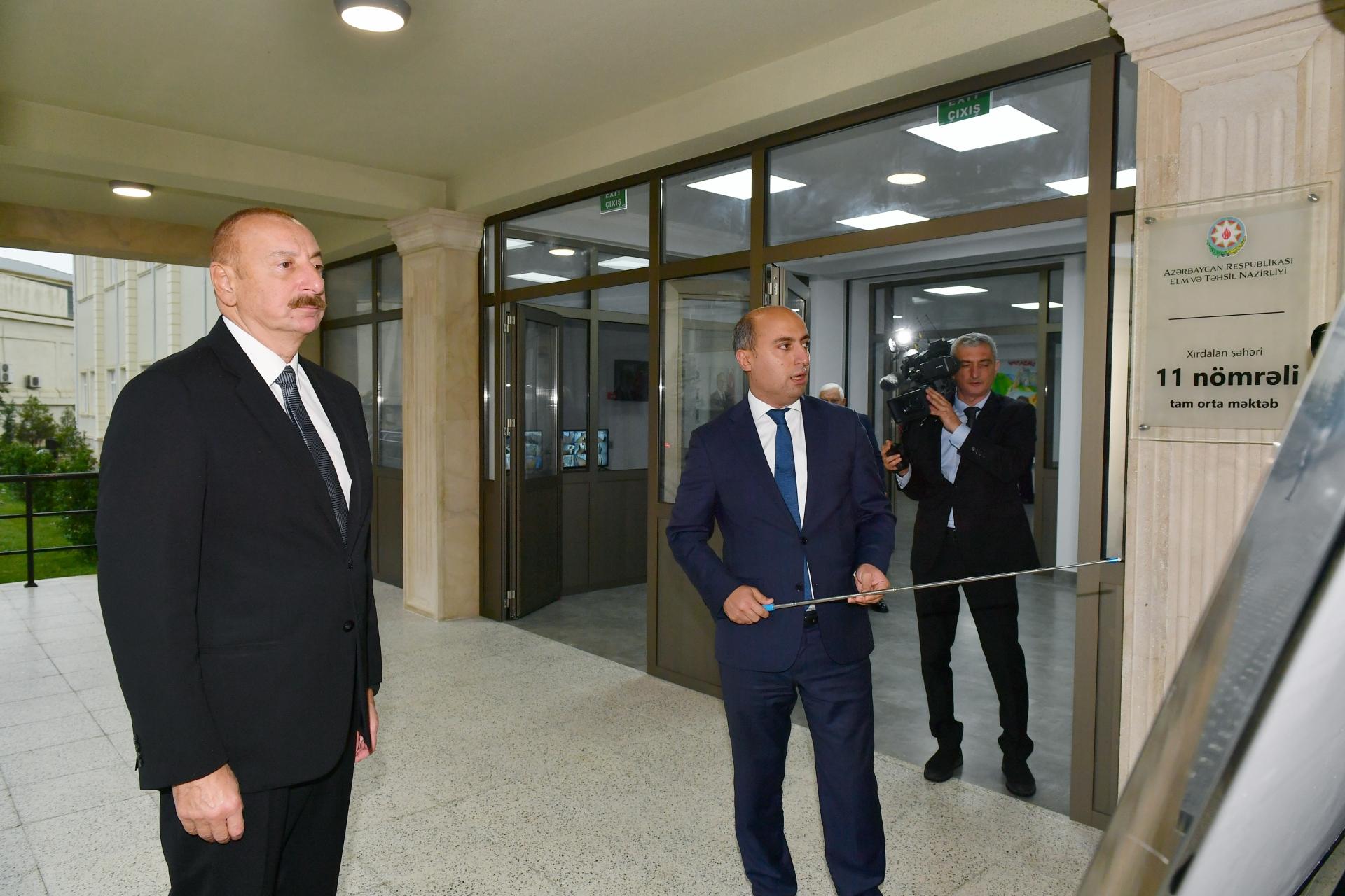 Prezident məktəbin açılışında - FOTOLAR