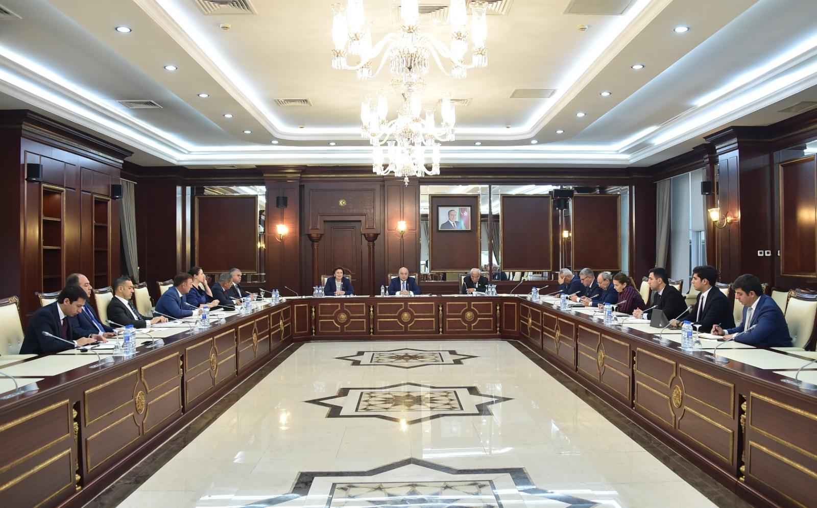 Bir neçə qanuna dəyişiklik layihələri plenar iclasa tövsiyə olundu