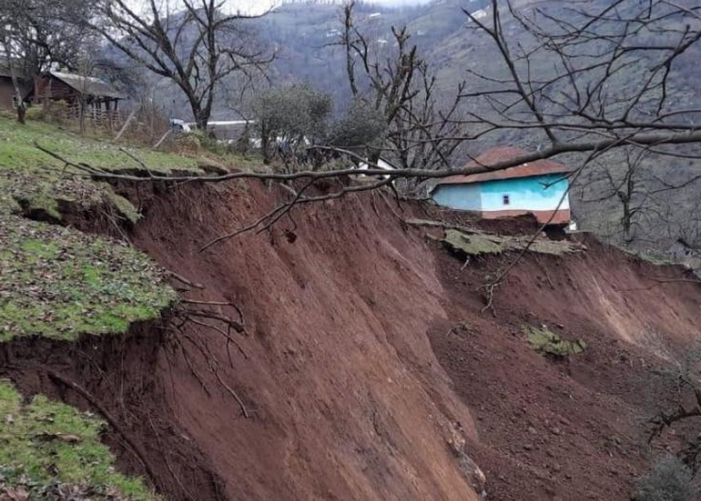 Oğuzda torpaq SÜRÜŞMƏSİ