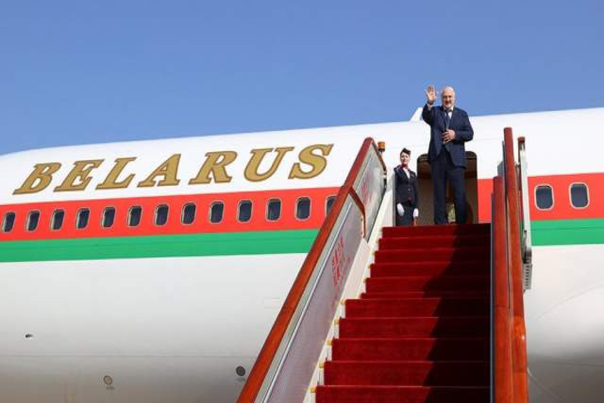 Lukaşenko Rusiyaya getdi