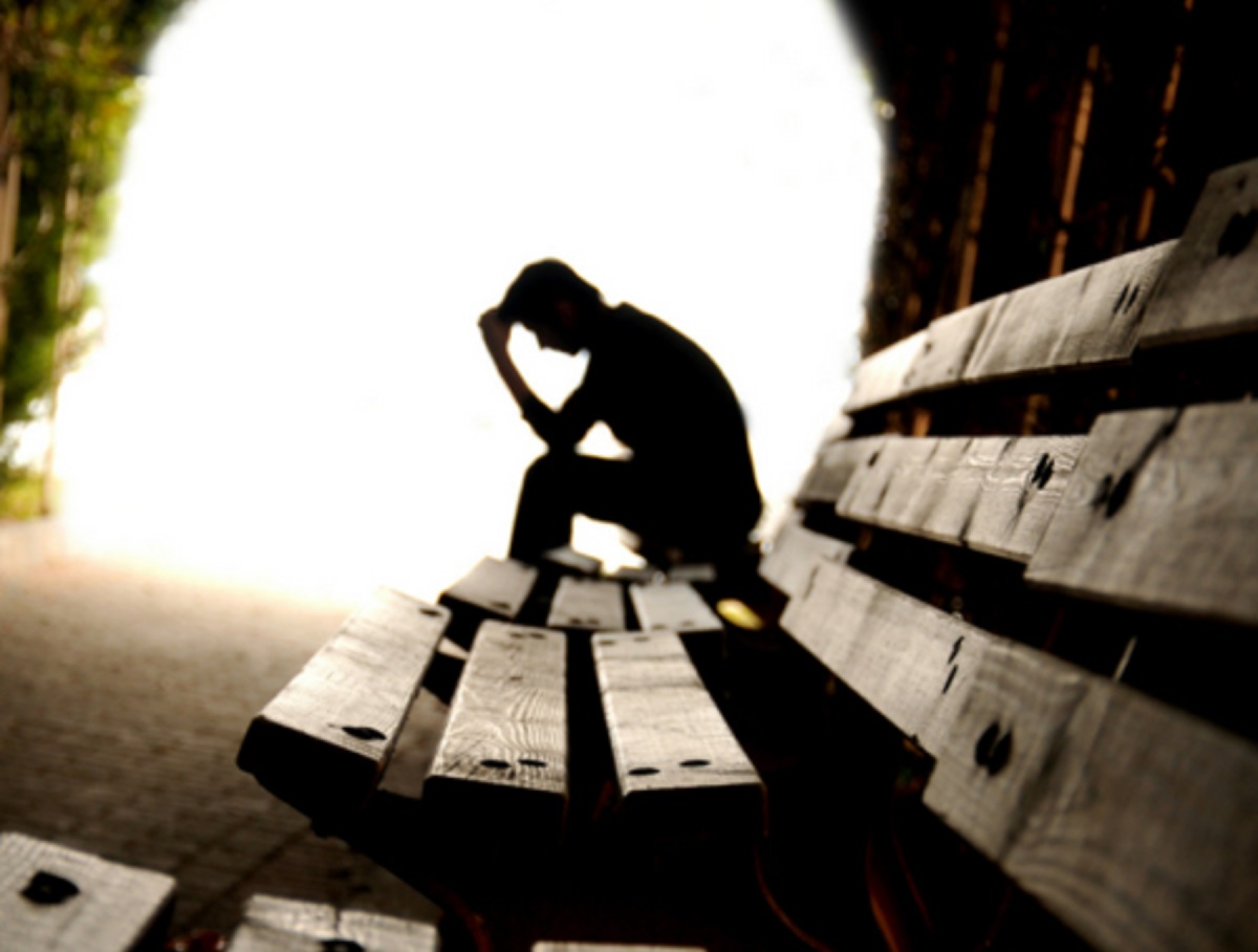 İnsanlar niyə payızda depressiyaya düşür... - Tənhalıq problemlər yarada bilər