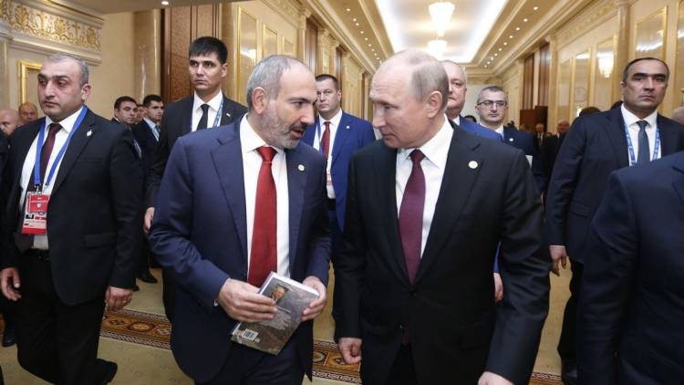 Putin Paşinyanın zənginə CAVAB VERMƏYİB