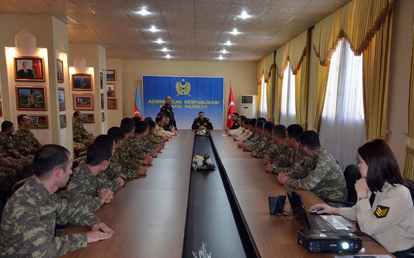 Bakının azad edilməsinin 105 illiyi ilə əlaqədar dəyirmi masa
