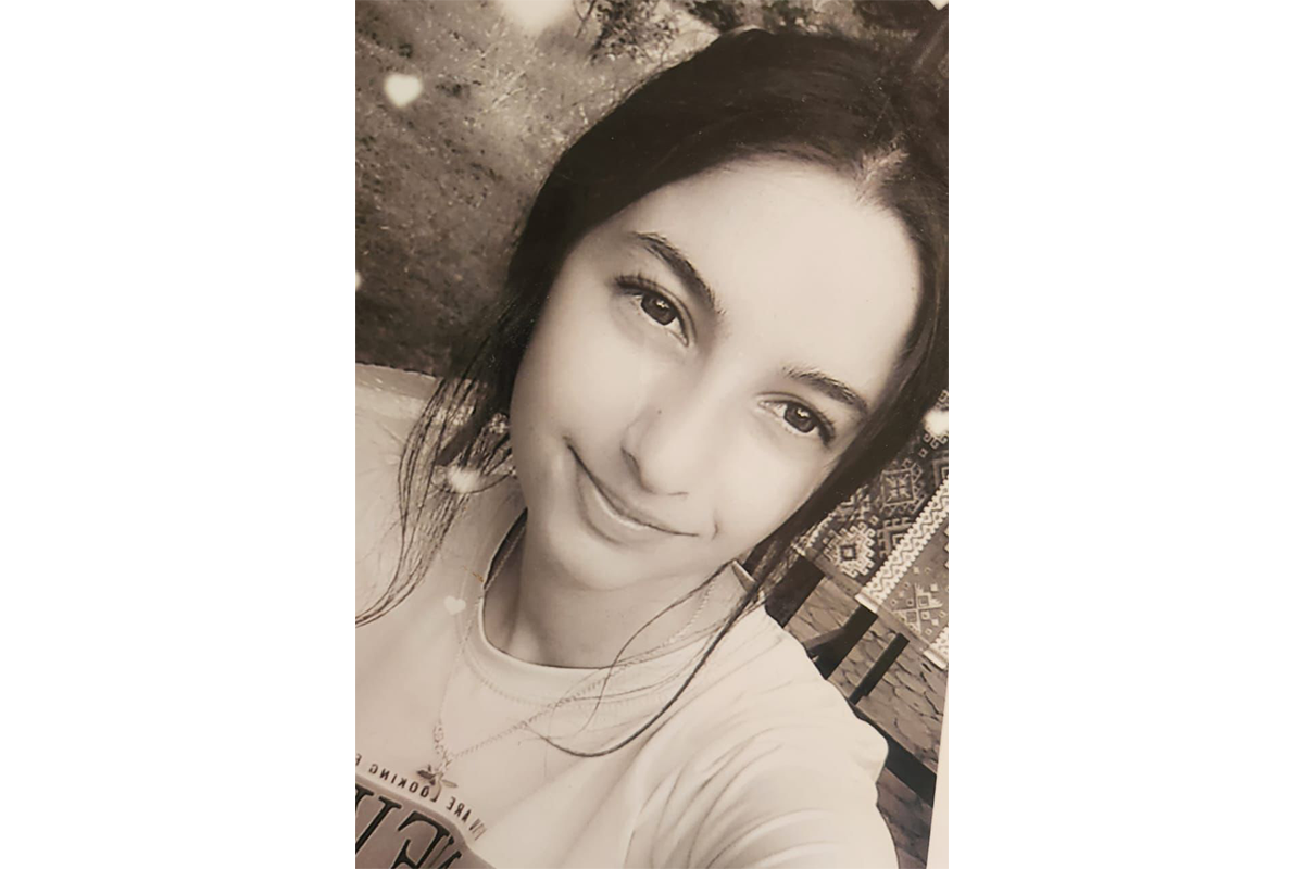17 yaşlı qız itkin düşdü 