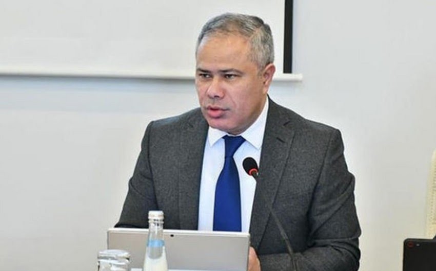 Nazir 2 ay əvvəl təyin etdiyi rəisi işdən çıxardı 