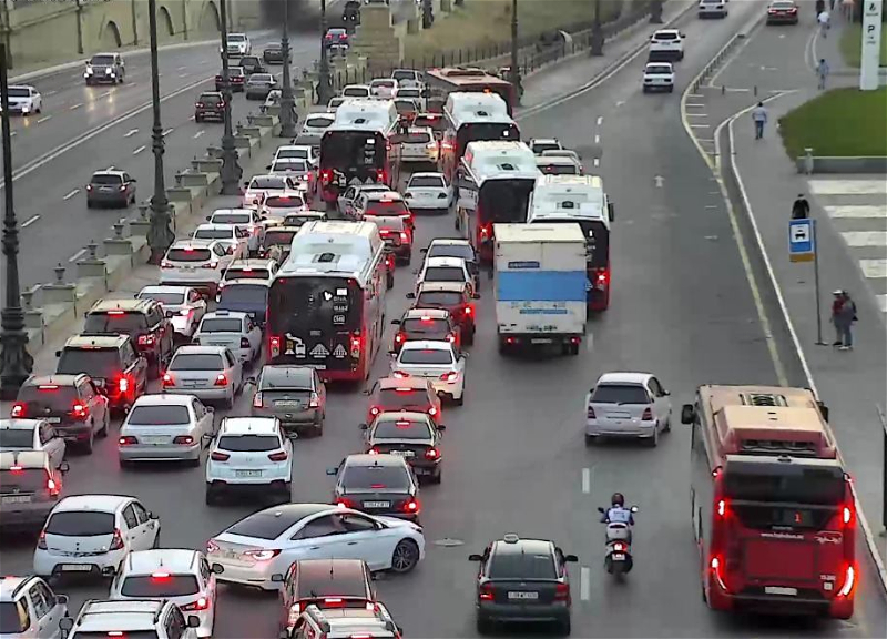 Avtobuslar TIXACDA qalıblar