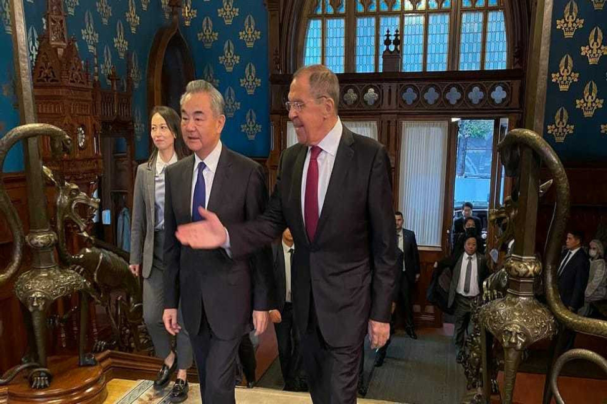 Lavrov çinli həmkarı ilə görüşdü 