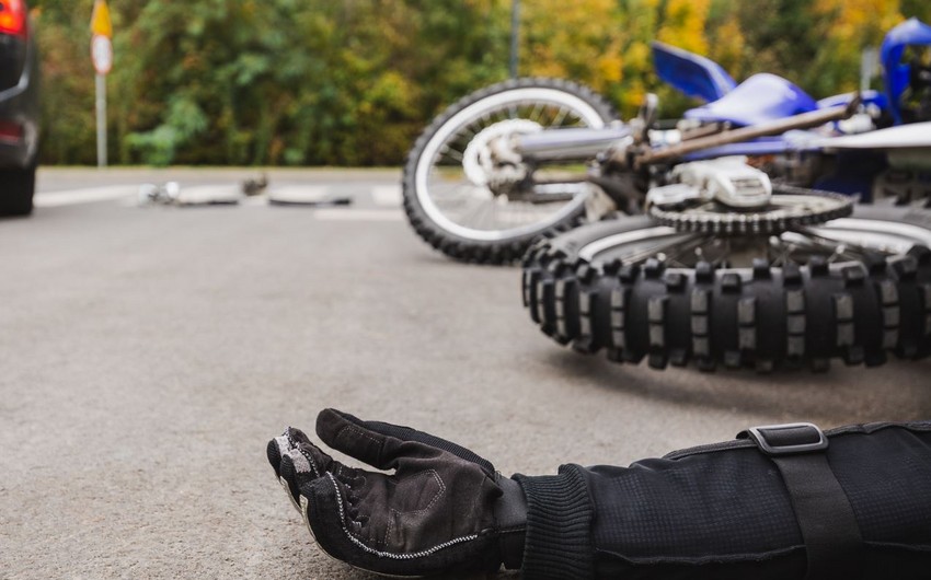 Bakıda ağır qəza: Motosiklet sürücüsü öldü