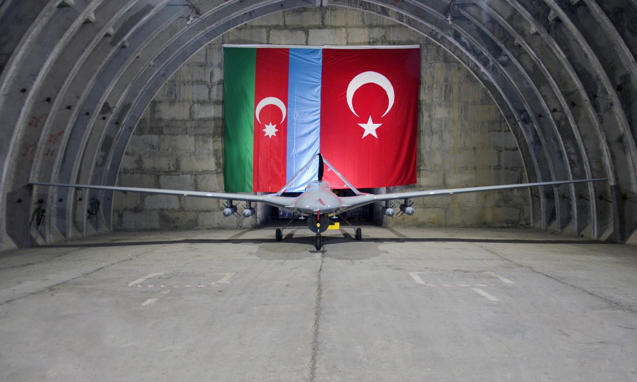 Bayraktardan növbəti PAYLAŞIM - Qarabağ Azərbaycandır!