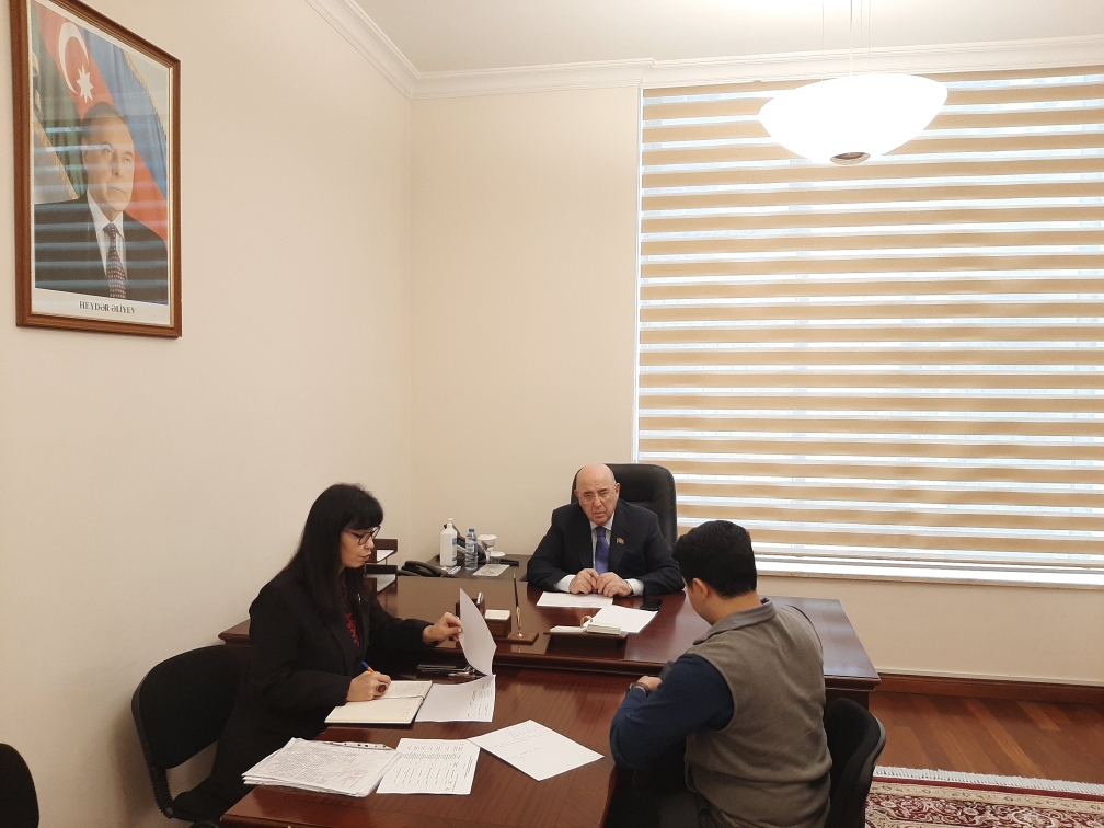 Əhliman Əmiraslanov vətəndaşları qəbul edib - FOTO
