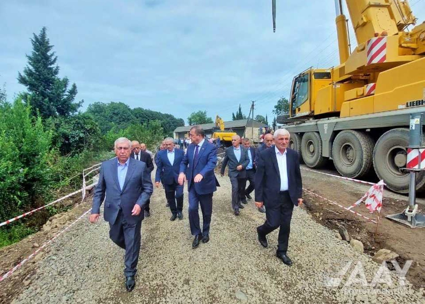 Agentlik sədri selin apardığı körpüyə baş çəkdi - FOTOLAR