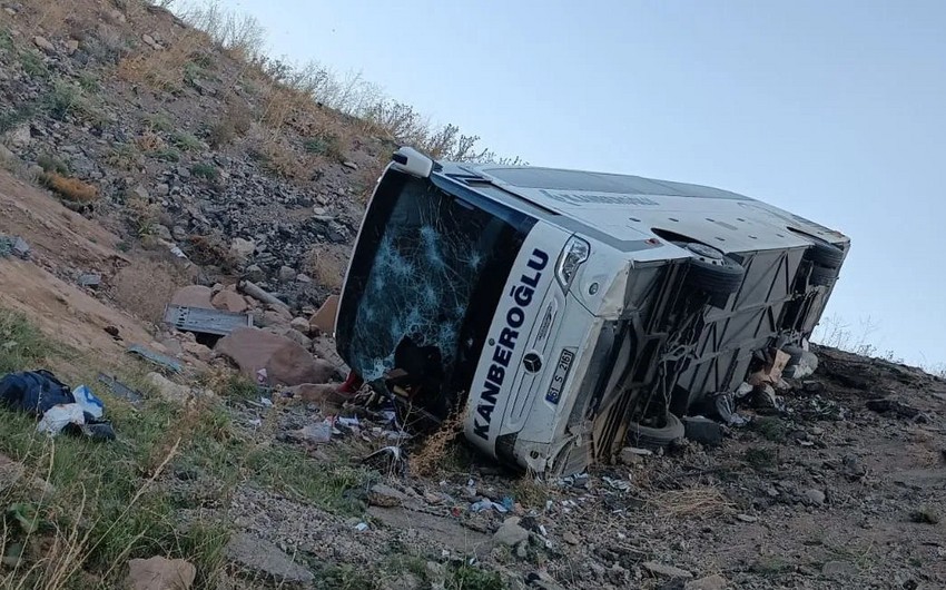 Türkiyədə sərnişin avtobusu aşdı - Ölən və yaralananlar var