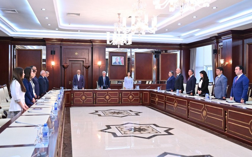 Parlamentdə daha bir komitə iclası 