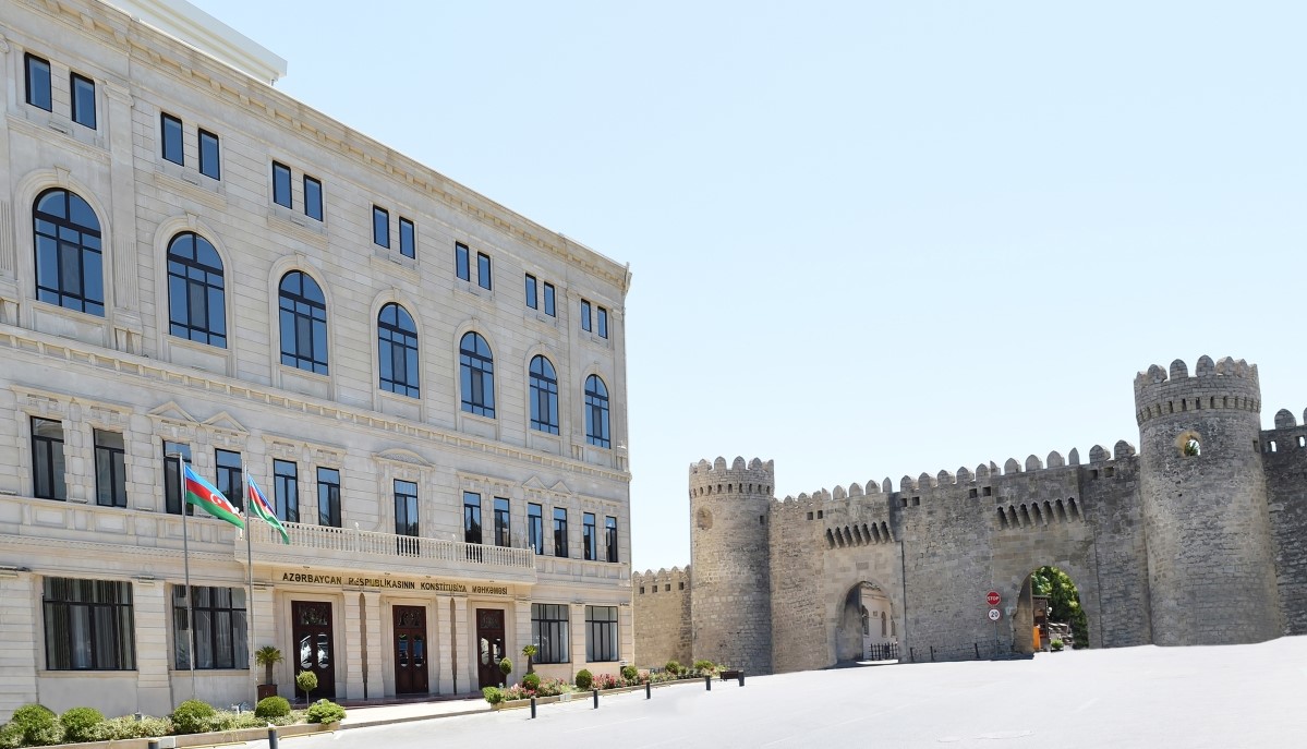 Konstitusiya Məhkəməsində şəhidlərin xatirəsi anılıb
