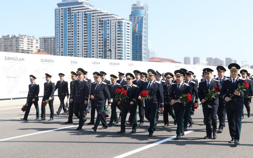 Baş Prokurorluğun rəhbər heyəti Zəfər Parkında
