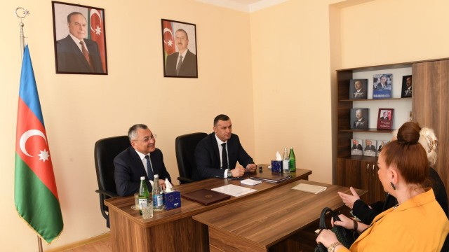 Rövşən Rzayev Şirvanda vətəndaşları qəbul edib - FOTOLAR