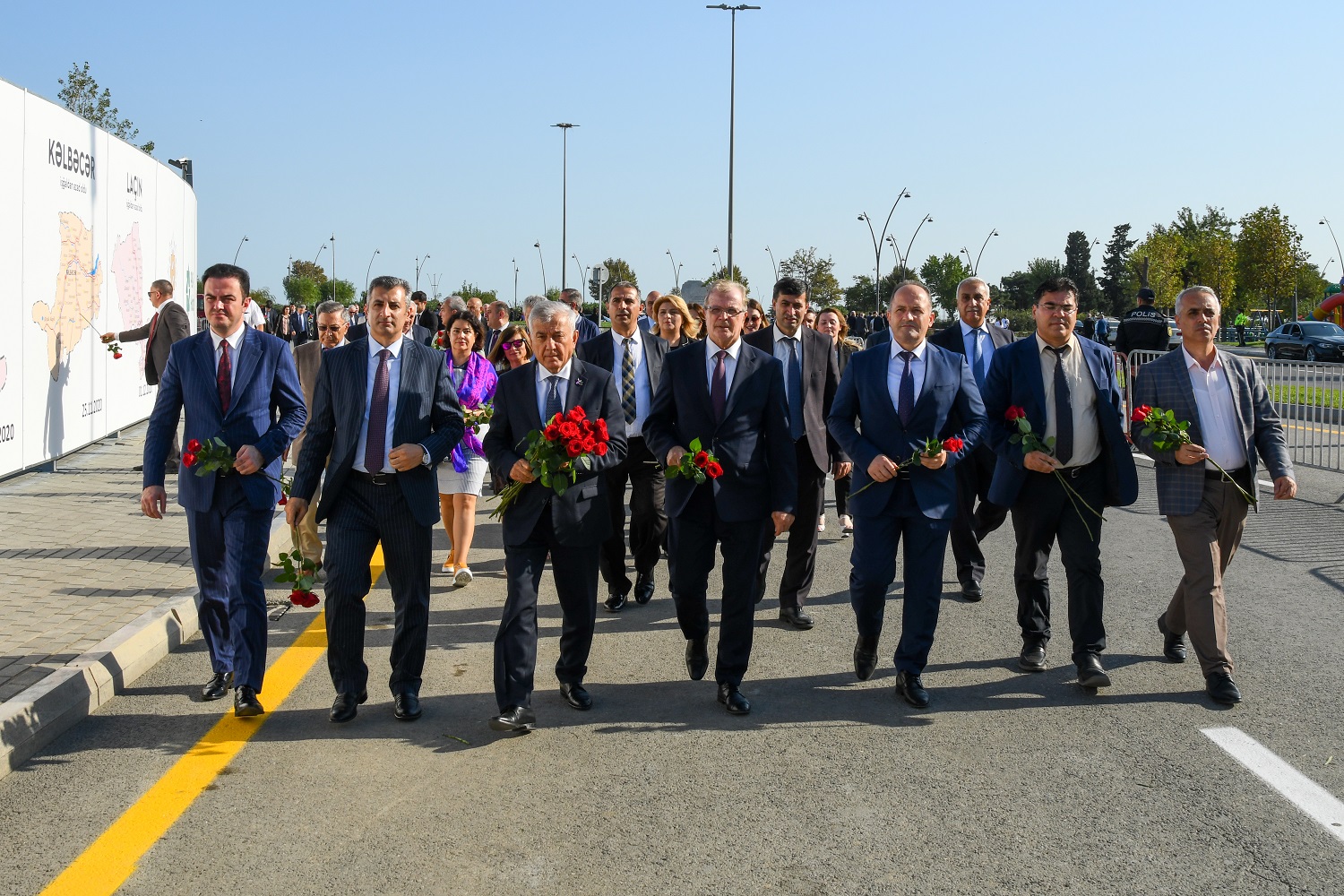 BMU-nun kollektivi Zəfər parkında - FOTO