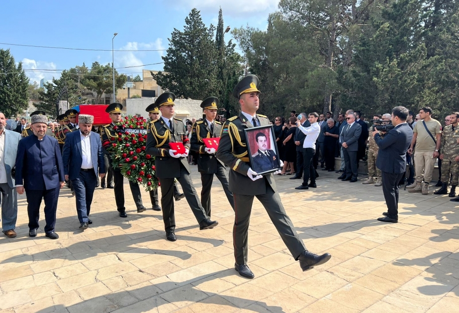 Milli Qəhrəman İkinci Fəxri xiyabanda dəfn olundu
