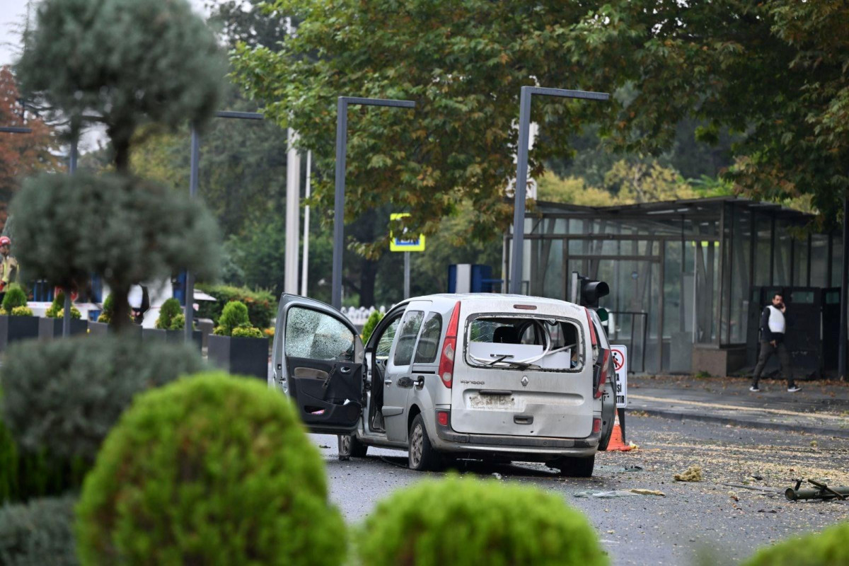 Türkiyə DİN-in binası yaxınlığında terror - Ölən və yaralılar var