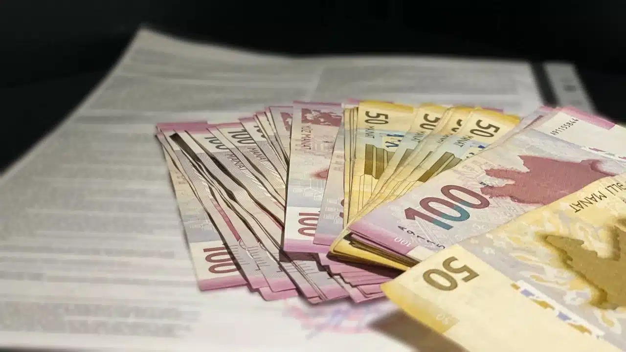 Vətəndaşların 20 min manat pulunu ələ keçirən şəxs saxlanıldı
