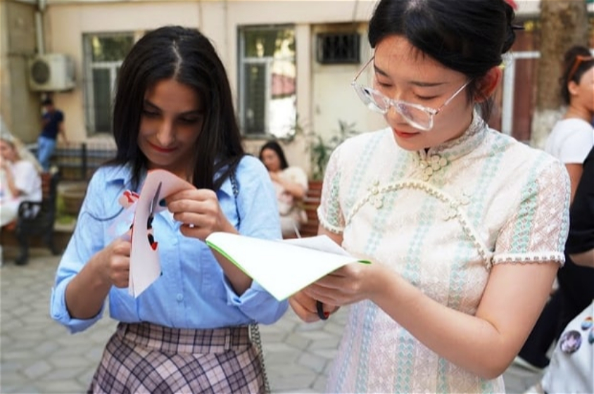 Dillər Universitetində Konfutsinin doğum günü qeyd olundu