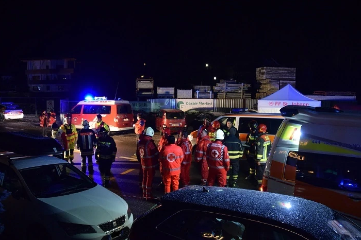 Avtobus aşdı, 20 nəfər öldü