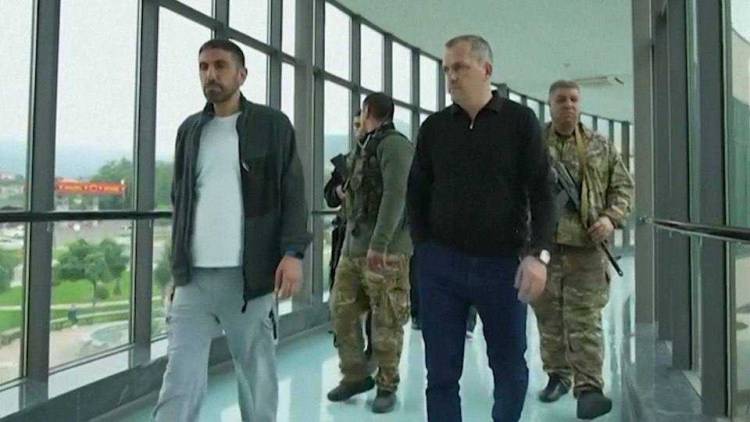 Samvel Şahramanyan Qarabağdan Ermənistana getdi