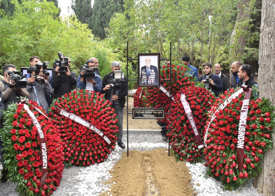 Köhnə saatımı düzəldin, yenisinə pul xərcləməyək... - Xoşbəxt Yusifzadənin əziz xatirəsinə