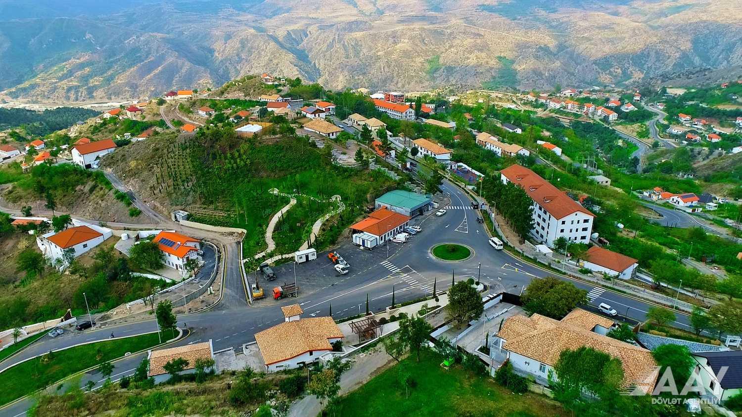 Laçında şəhərdaxili yollar asfaltlanır - VİDEO