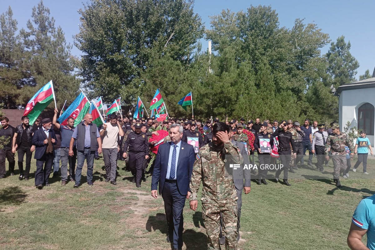 Şəhid polis dəfn edildi