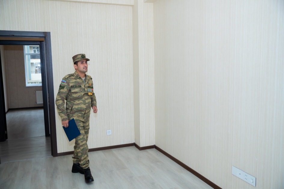 Müharibə iştirakçısına mənzil hədiyyə edildi 
