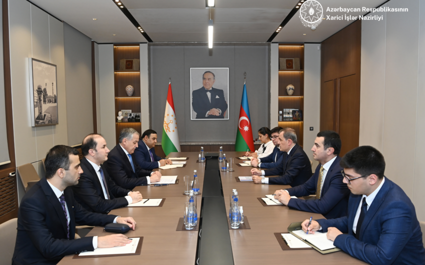 Ceyhun Bayramov tacik həmkarı ilə danışıqlar apardı 