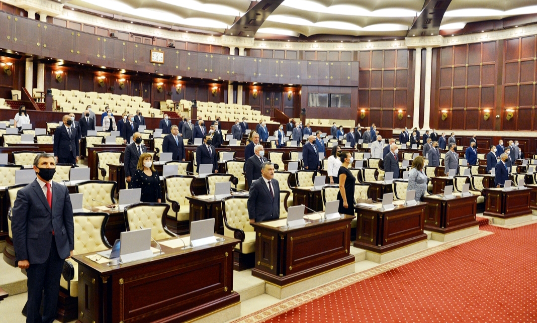 Deputat Polşada seçkiləri müşahidə edəcək 