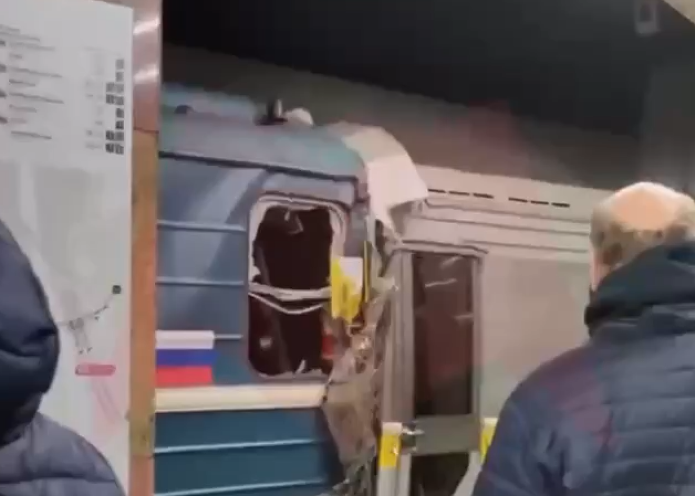 Moskva metrosunda qatarlar toqquşdu - VİDEO