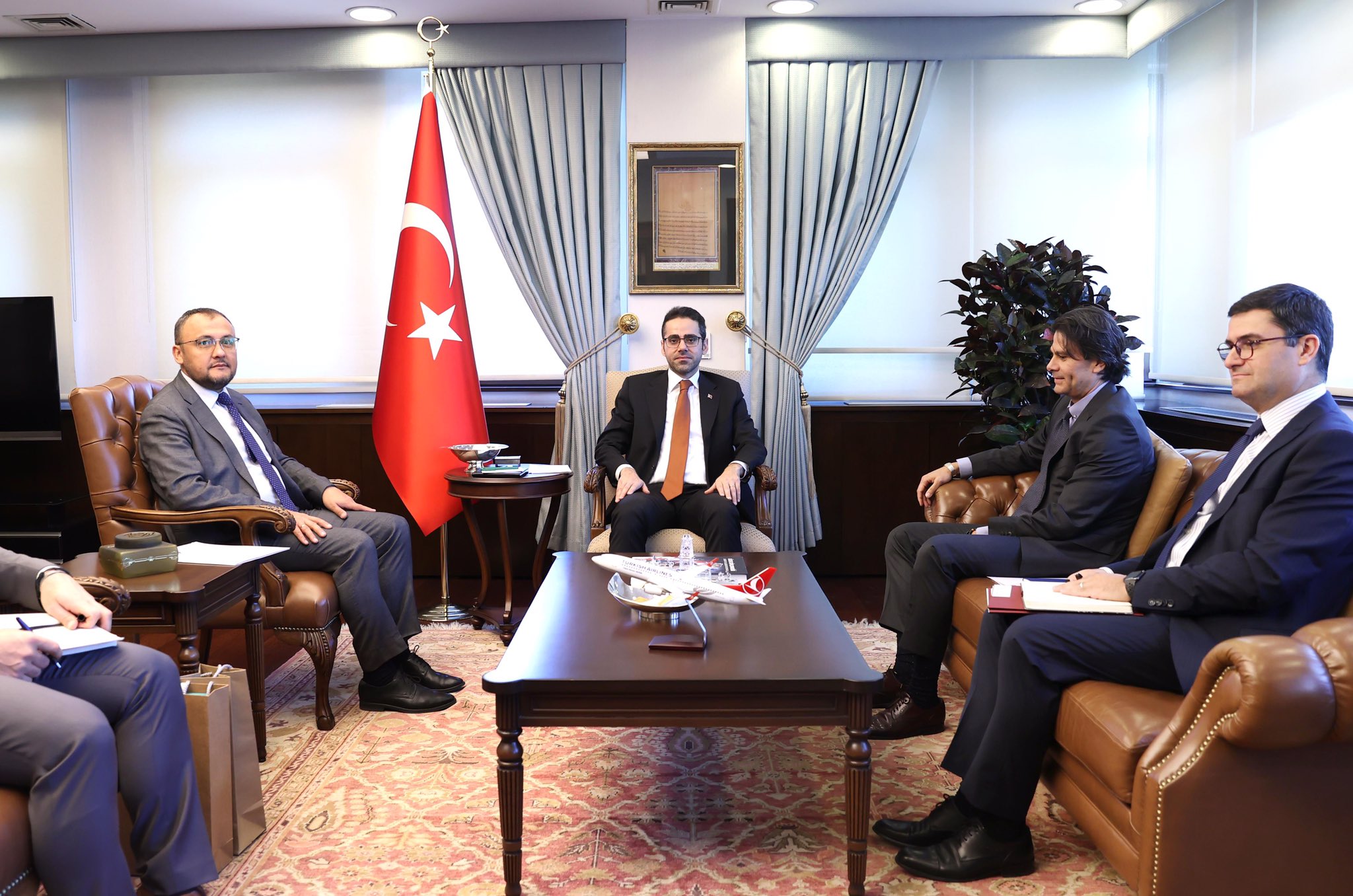 Ukrayna səfiri Fidanın müavini ilə görüşdü - PAYLAŞIM