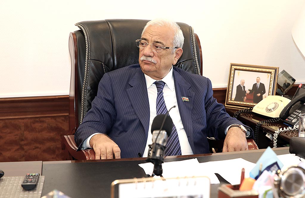 Səttar Möhbalıyev qurultayda çıxış etdi - FOTO