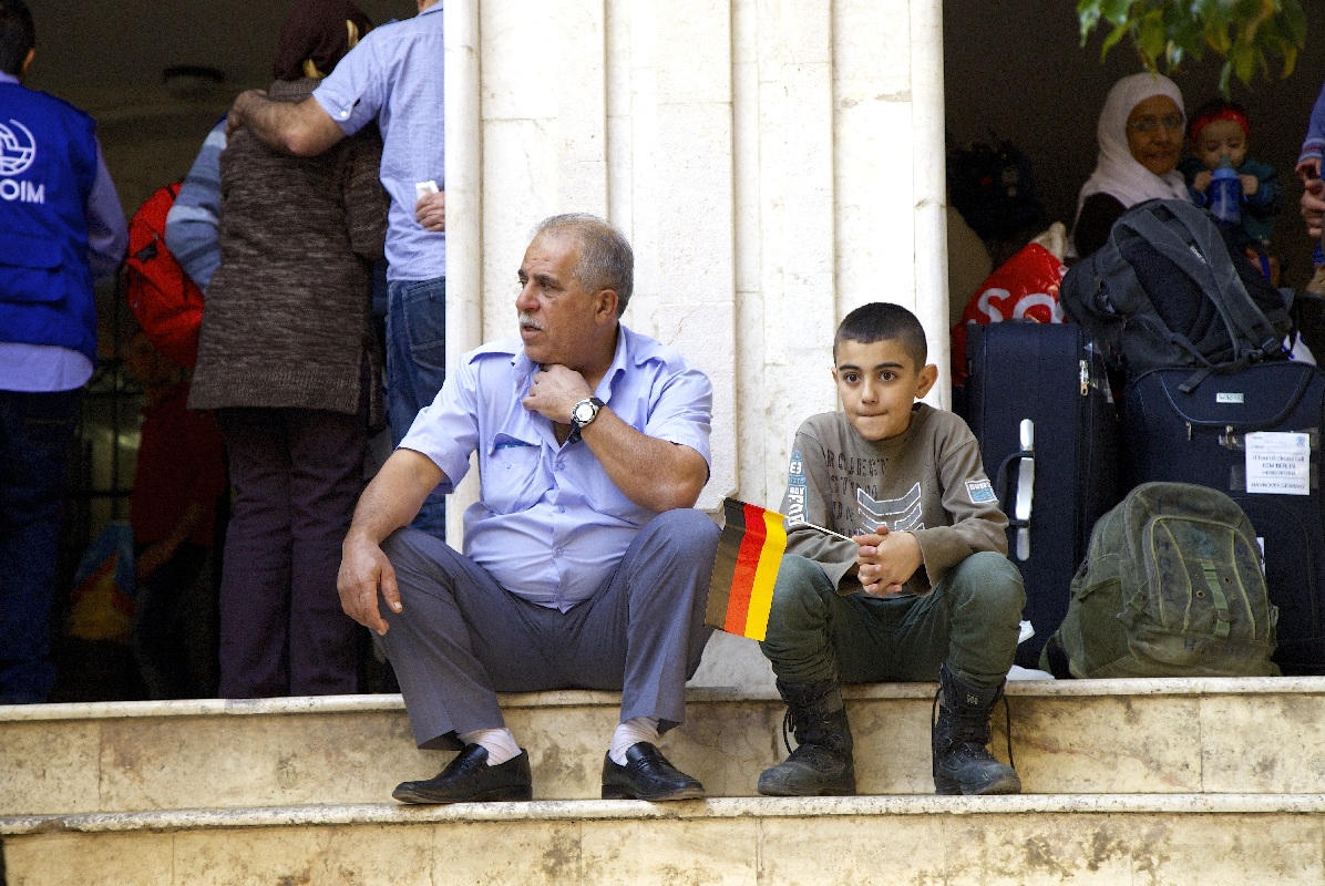 Almanları ən çox qaçqınlar narahat edir - SORĞU