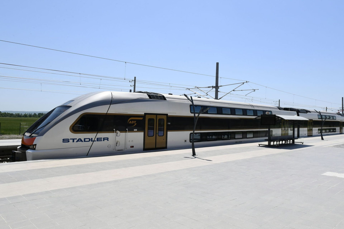 Dəmir yolu ilə sərnişin daşınma 45 %-dən çox artıb