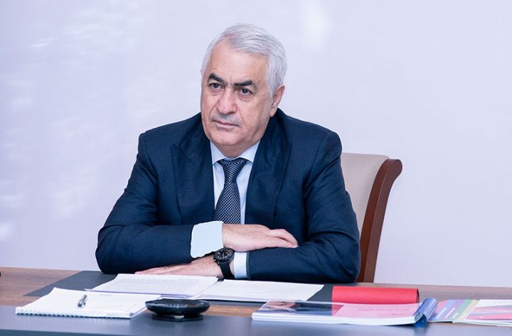 Cavid Qurbanov dəmiryolçuları təbrik etdi